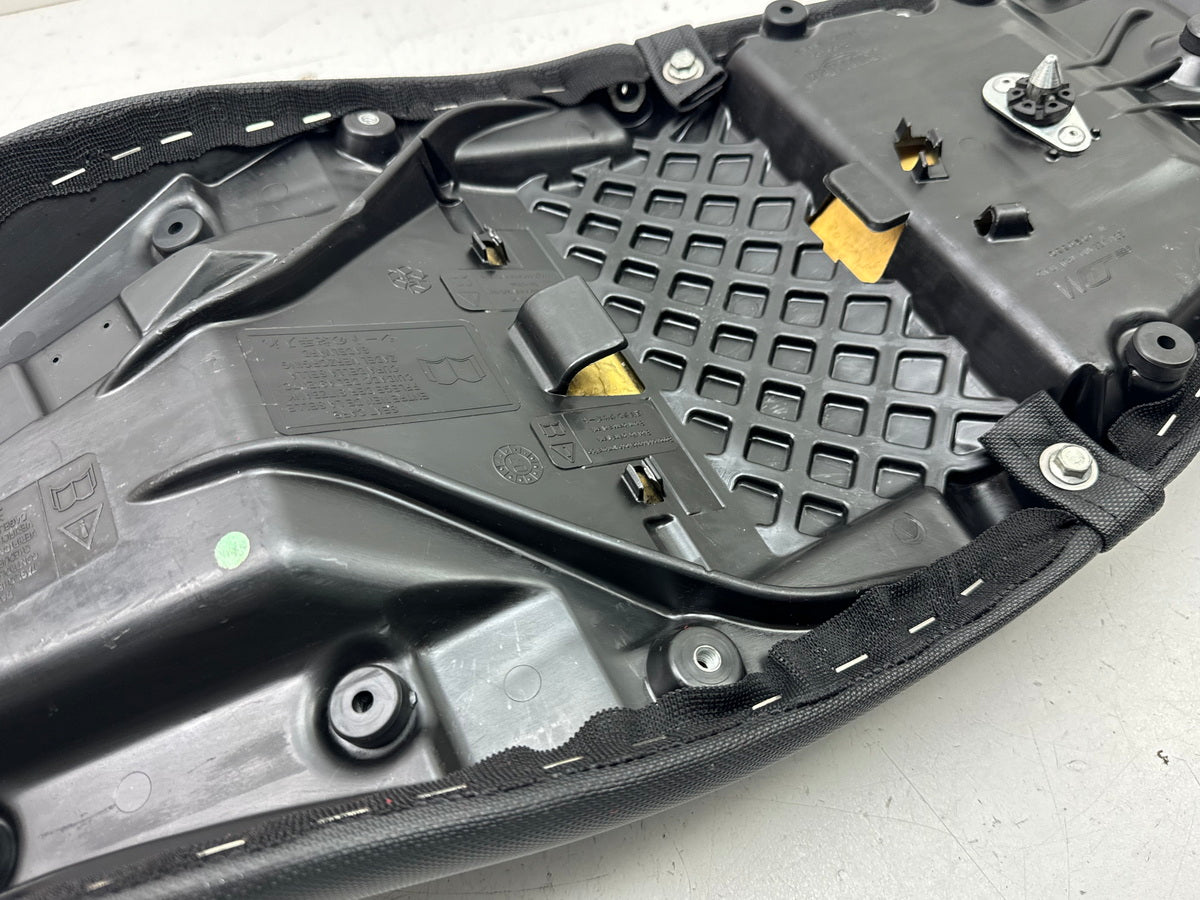 TRIUMPH STREET TRIPLE 675 D67LD Sitzbank original Sitz Fahrersitz Sitz hinten