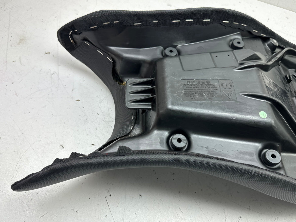 TRIUMPH STREET TRIPLE 675 D67LD Sitzbank original Sitz Fahrersitz Sitz hinten