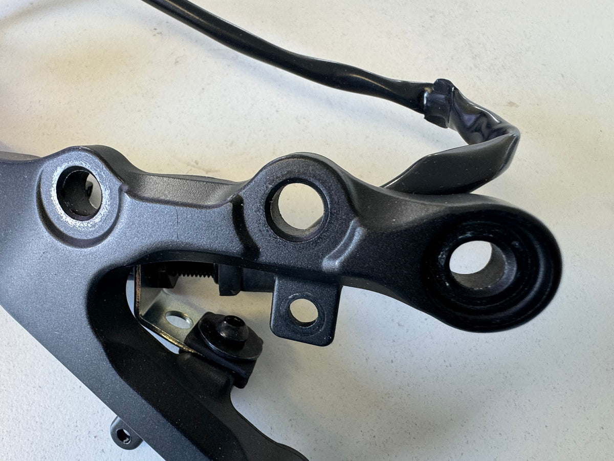 YAMAHA YZF R6 RJ11 RJ15 Footpeg Bracket Rider Right Holder Footrest 2C02744300