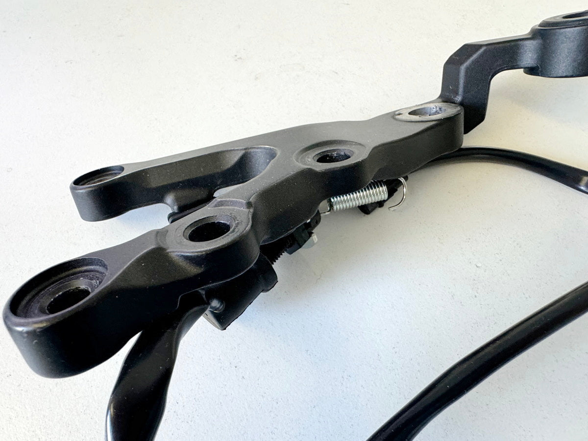 YAMAHA YZF R6 RJ11 RJ15 Footpeg Bracket Rider Right Holder Footrest 2C02744300