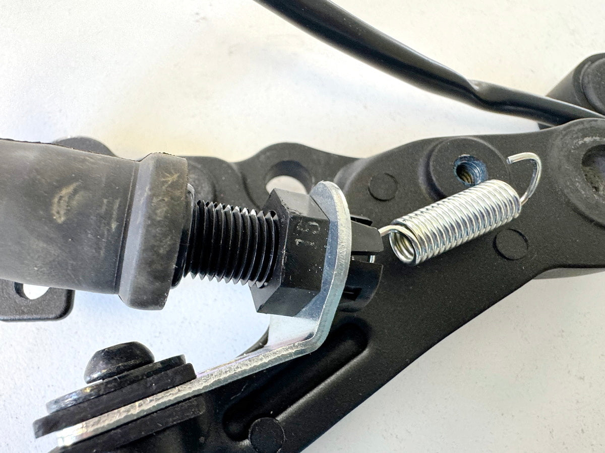 YAMAHA YZF R6 RJ11 RJ15 Footpeg Bracket Rider Right Holder Footrest 2C02744300