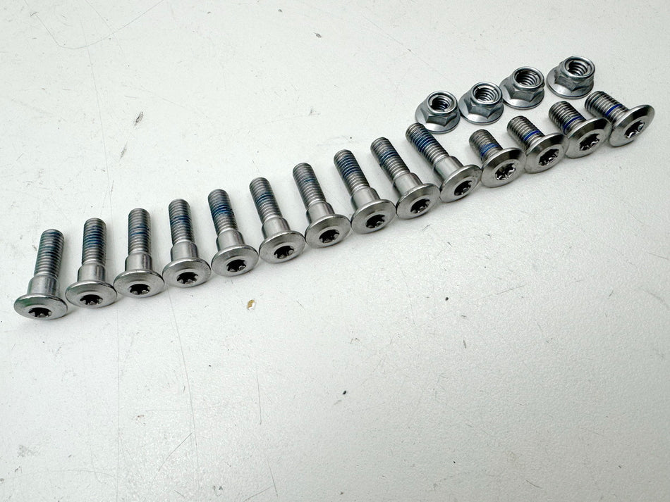 TRIUMPH SPEED TRIPLE 1050R ABS NN01 Screws Brake Disc front & rear (Rim)