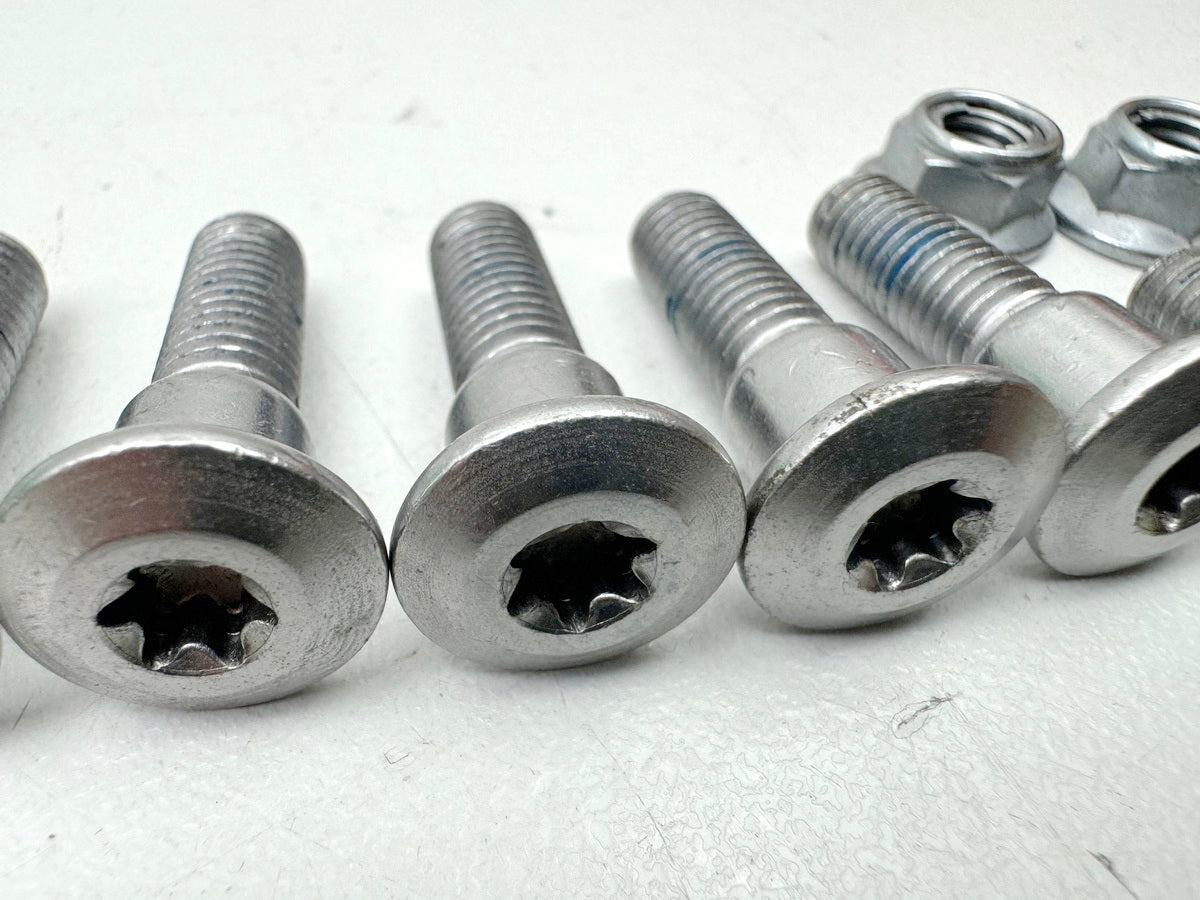 TRIUMPH SPEED TRIPLE 1050R ABS NN01 Screws Brake Disc front & rear (Rim)