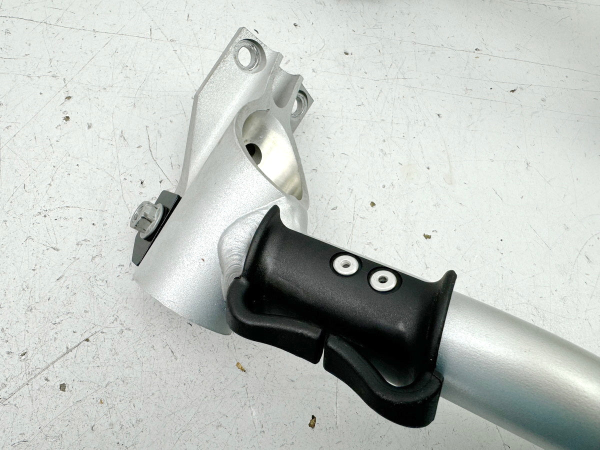 BMW C1 125 200 ABS Schulterbügel links Halterung Träger Hilfsrahmen (für Rahmen)