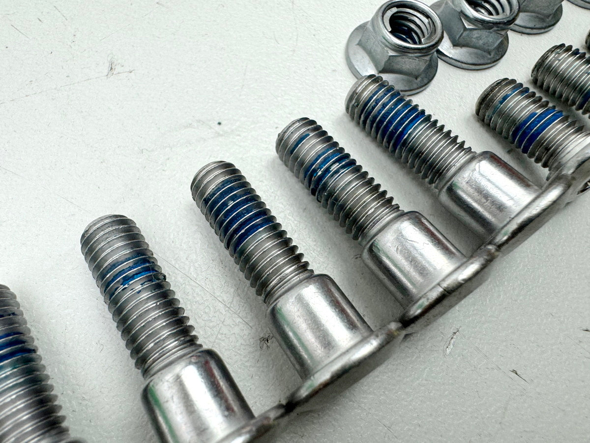 TRIUMPH SPEED TRIPLE 1050R ABS NN01 Screws Brake Disc front & rear (Rim)