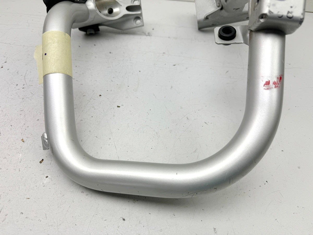 BMW C1 125 200 ABS Schulterbügel links Halterung Träger Hilfsrahmen (für Rahmen)