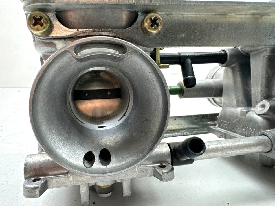 KAWASAKI GPZ 500 S EX500D Cuerpo de carburador Keihin V523 limpiado por ultrasonidos Carburador