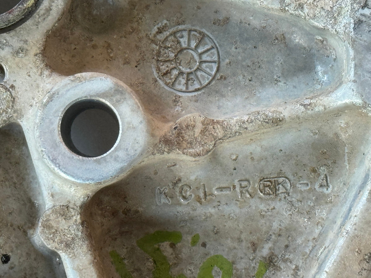 HONDA CB 250 TWO FIFTY MC26 Placa reposapiés lado derecho conductor Soporte reposapiés