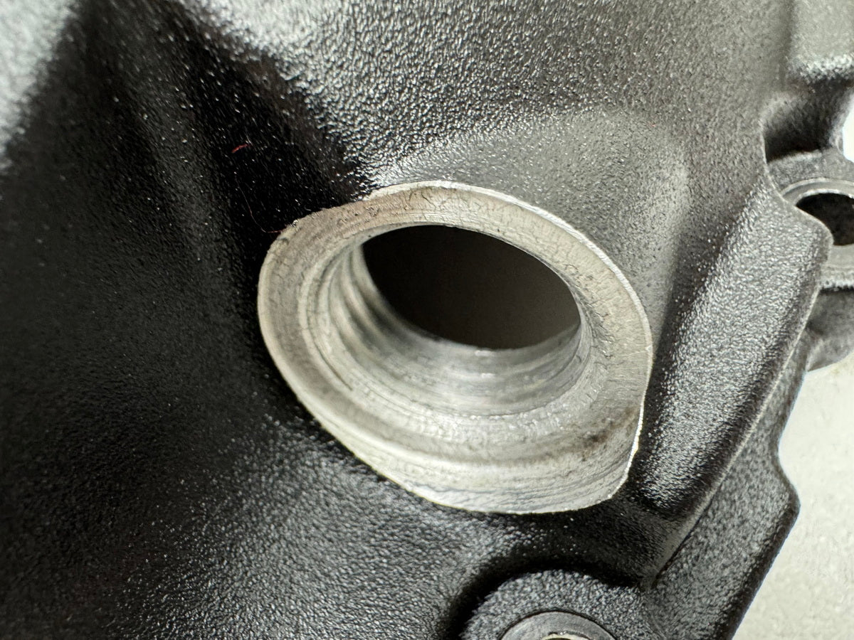 TRIUMPH SPEED TRIPLE 1050 R ABS NN01 Tapa de embrague Tapa de motor Tapa del cárter