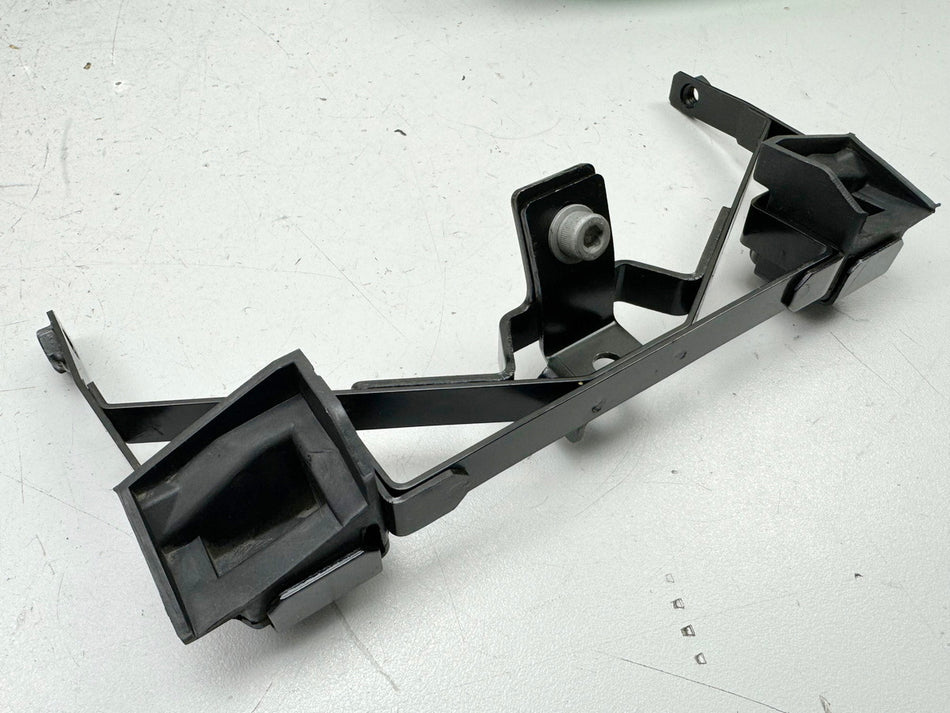 BMW C1 125 200 ABS Halterung Staufach Gepäckfach Halter Träger Hilfsrahmen