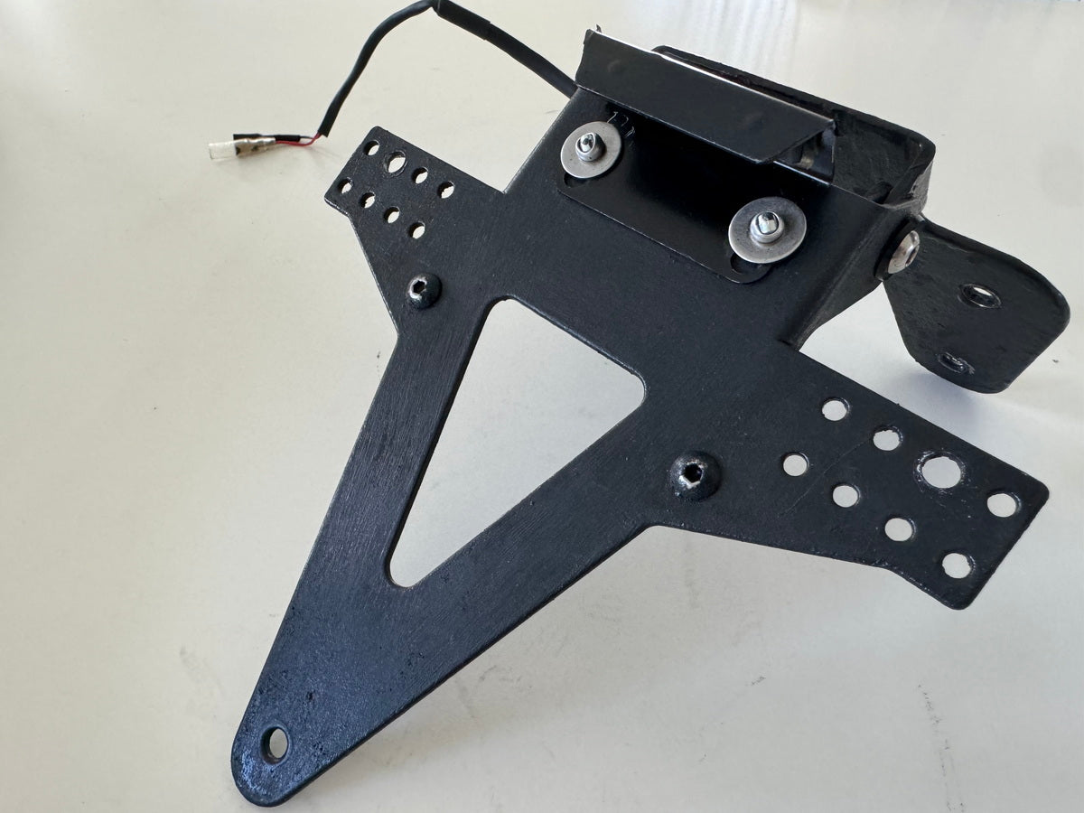 KAWASAKI ZX-10R ZXT00D Kennzeichenhalter Metall Träger Nummernschild 06-07