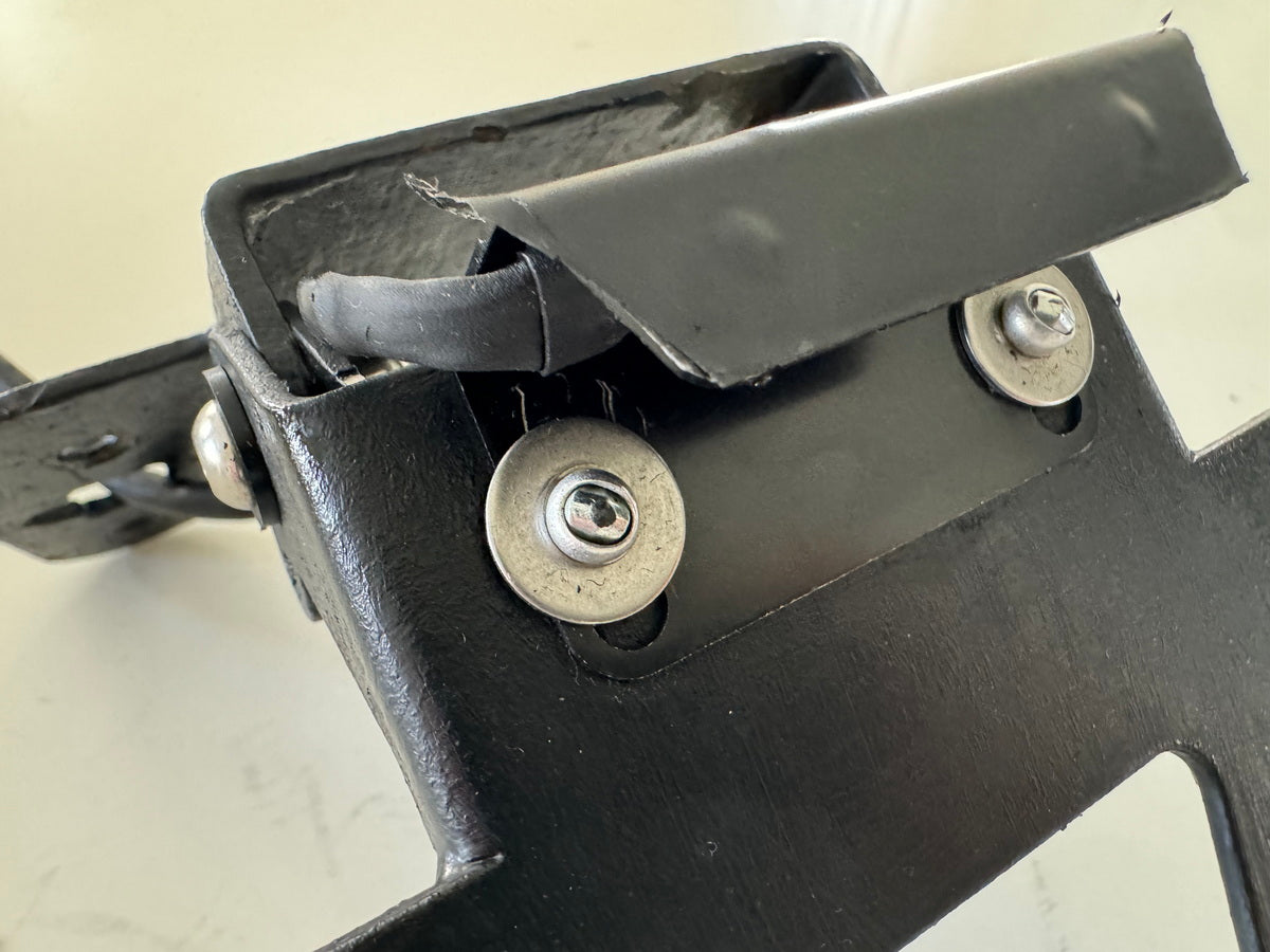 KAWASAKI ZX-10R ZXT00D Kennzeichenhalter Metall Träger Nummernschild 06-07