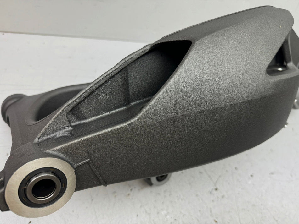 TRIUMPH SPEED TRIPLE 1050 R ABS NN01 Schwinge Hinterradschwinge Swingarm