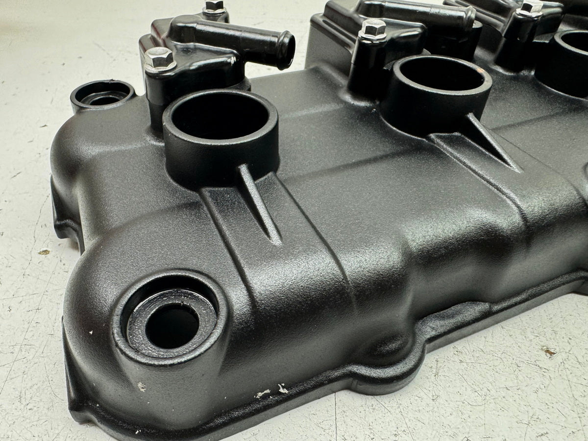 TRIUMPH SPEED TRIPLE 1050 R ABS NN01 Valve Cover Engine Engine Cover