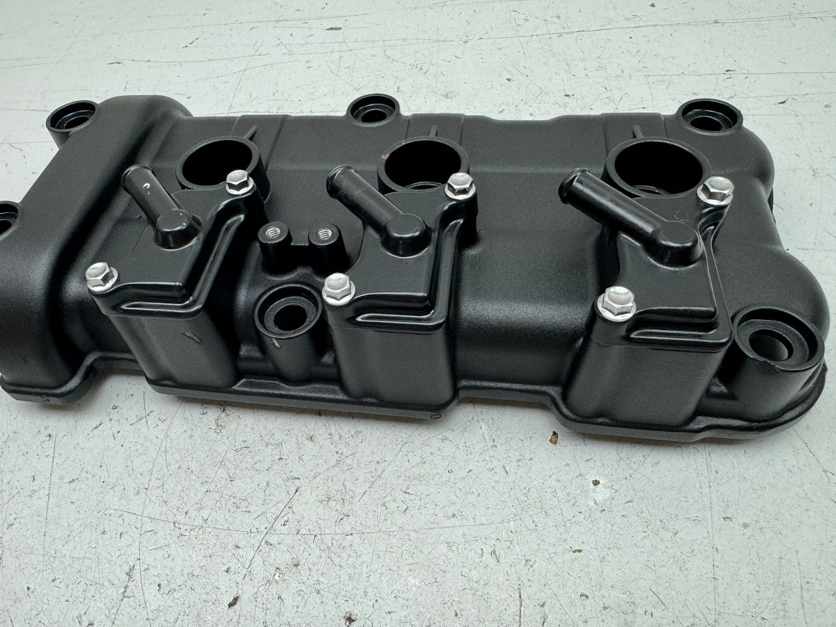 TRIUMPH SPEED TRIPLE 1050 R ABS NN01 Valve Cover Engine Engine Cover