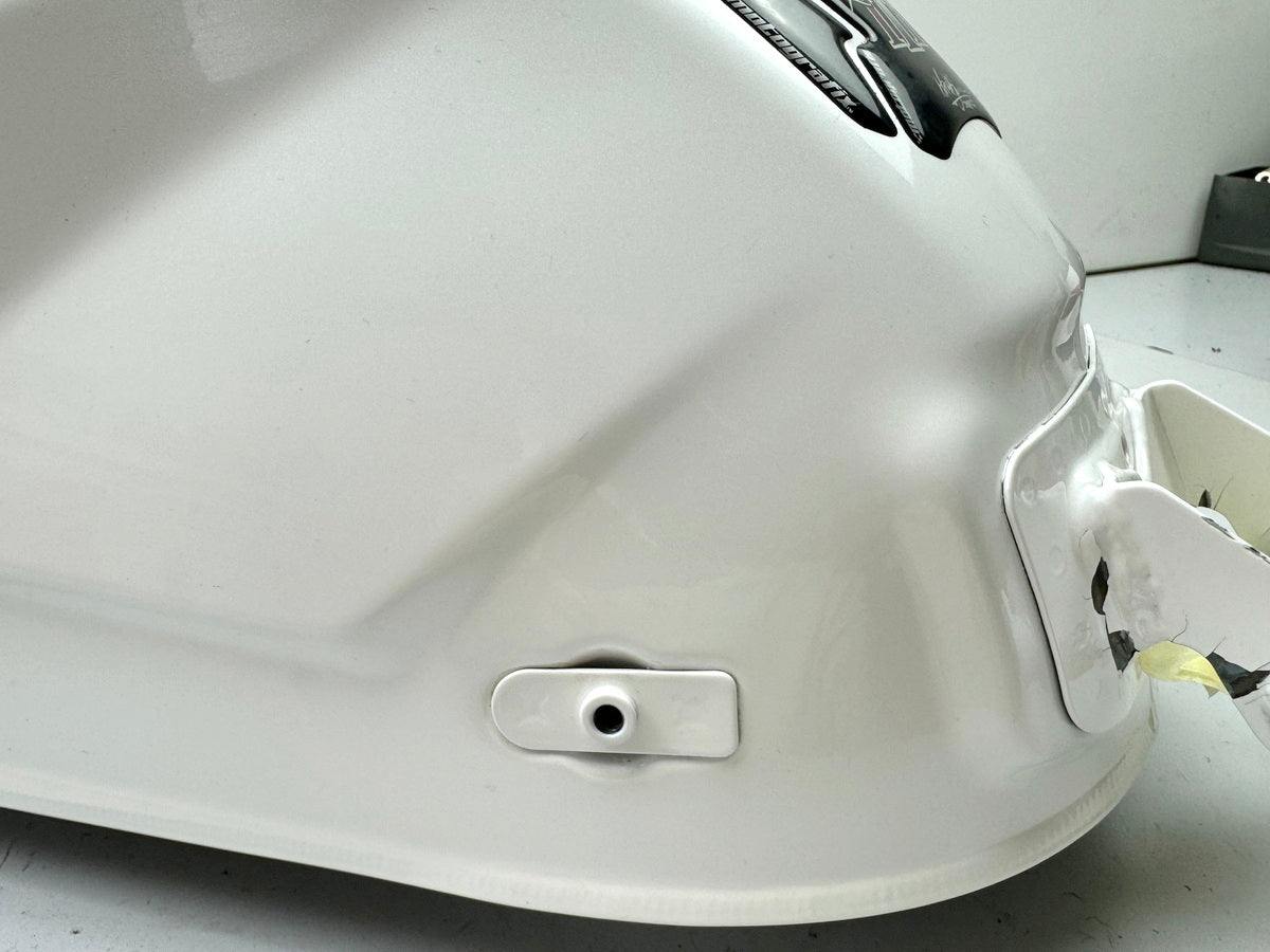 TRIUMPH SPEED TRIPLE 1050 R ABS NN01 Tank Fuel Tank Petrol Tank