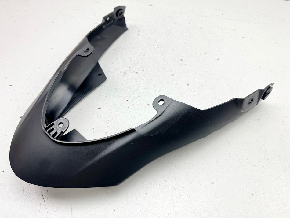 TRIUMPH SPEED TRIPLE 1050R ABS NN01 Rear fairing center cover trim