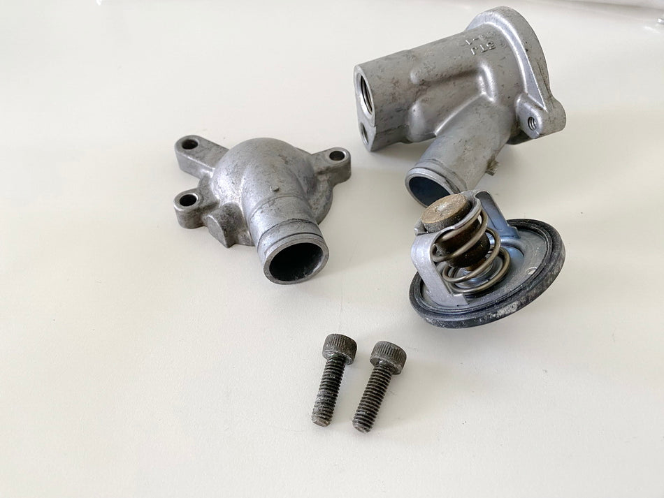 YAMAHA YZF 600 4TV THUNDERCAT Thermostat Thermostatgehäuse