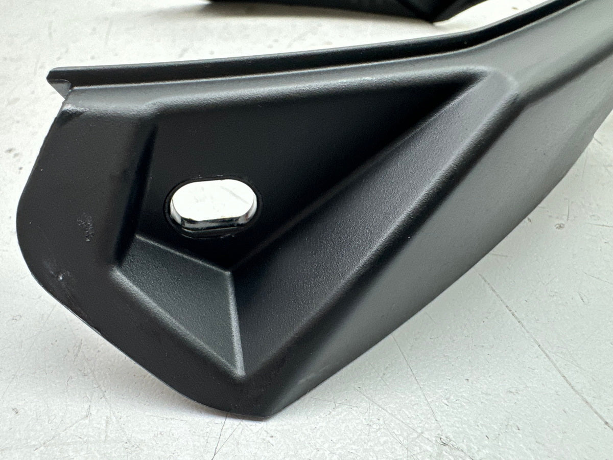 TRIUMPH SPEED TRIPLE 1050 R ABS NN01 Verkleidung Bug mitte Abdeckung Bugspoiler