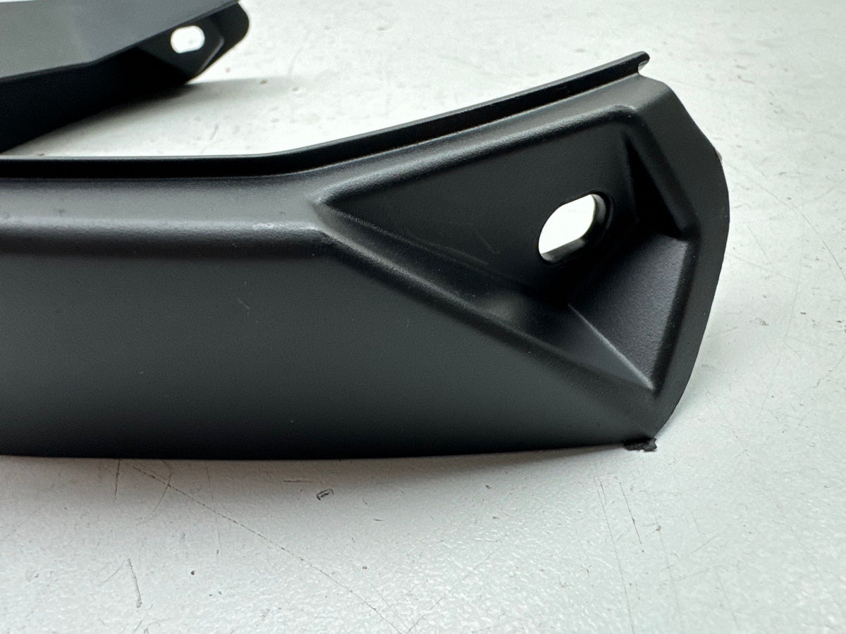 TRIUMPH SPEED TRIPLE 1050 R ABS NN01 Verkleidung Bug mitte Abdeckung Bugspoiler