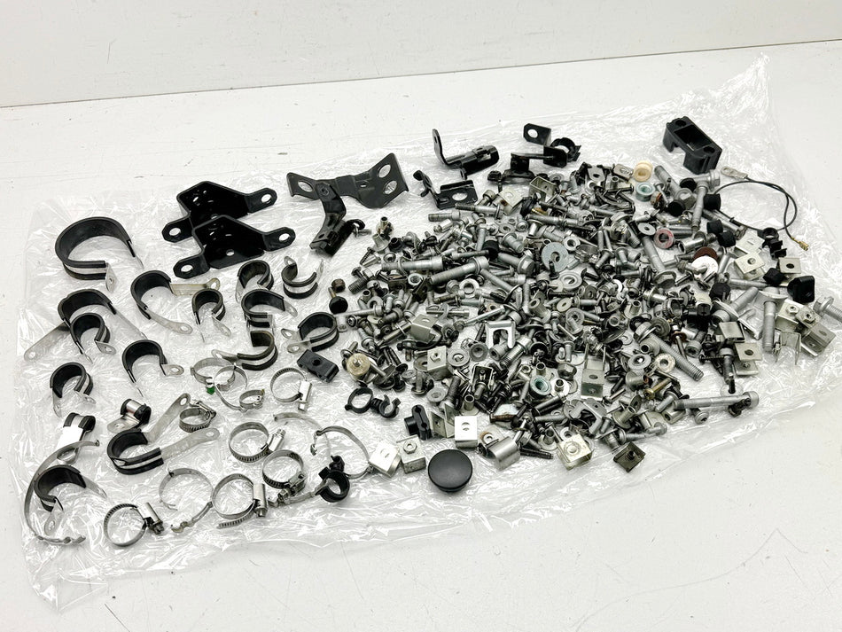 BMW C1 125 200 ABS Tornillos Tuercas Pequeñas Piezas Soporte (para carenado del chasis)