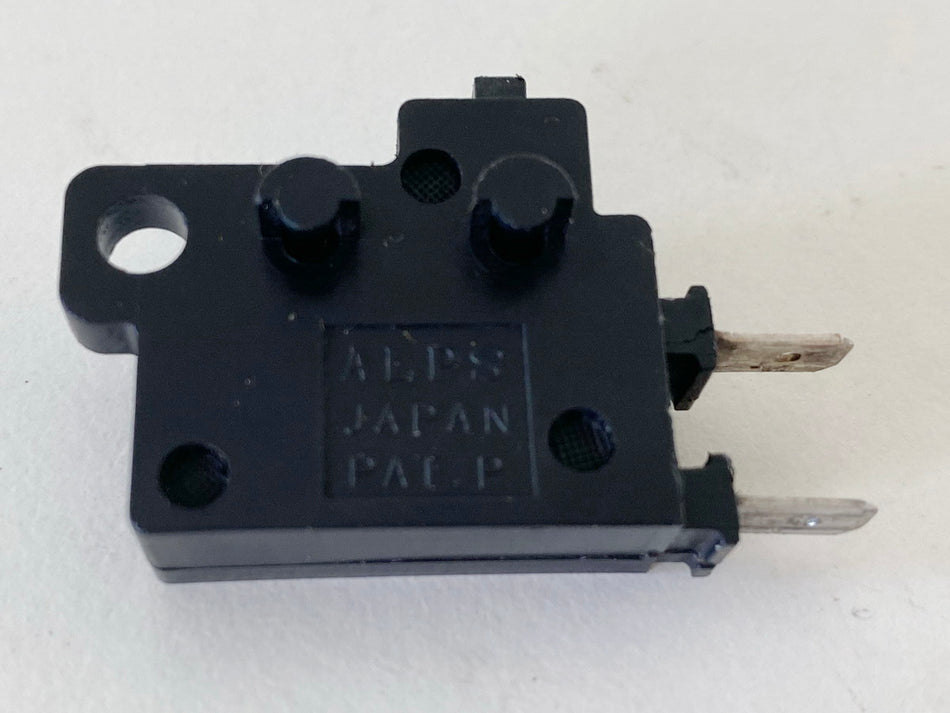 HONDA NTV 650 RC33 REVERE Interruptor de luz de freno delantero (para bomba de freno)