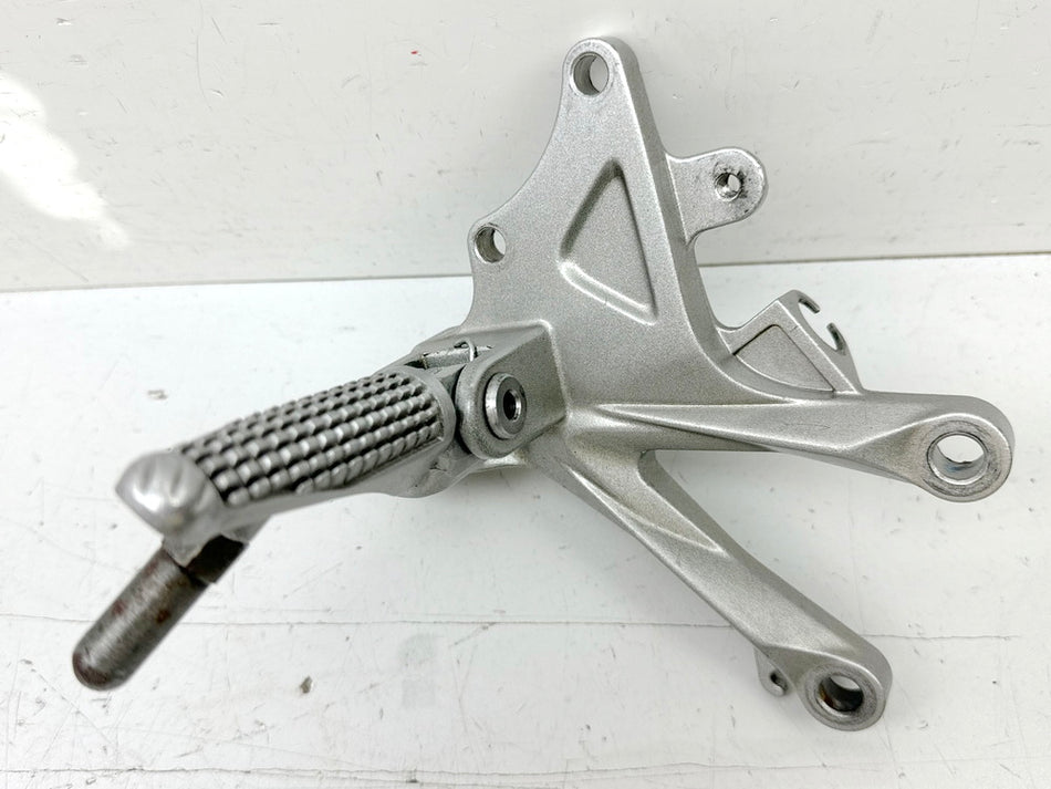 KAWASAKI ZX10R ZXT00D Fußrastenanlage rechts vorn Fußrastenplatte Fußraste 06-07
