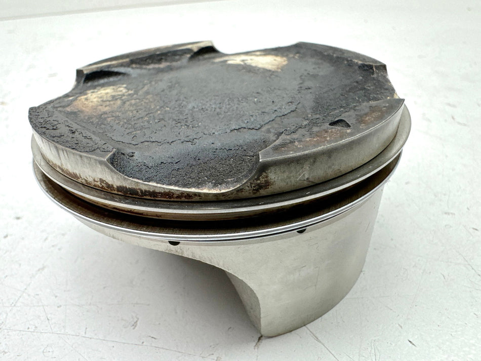 TRIUMPH SPEED TRIPLE 1050 R ABS NN01 Piston II for Engine Cylinder 20500 km
