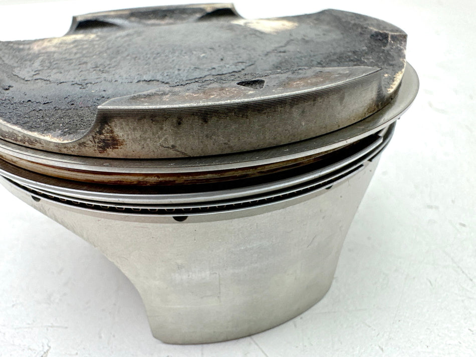 TRIUMPH SPEED TRIPLE 1050 R ABS NN01 Piston II for Engine Cylinder 20500 km