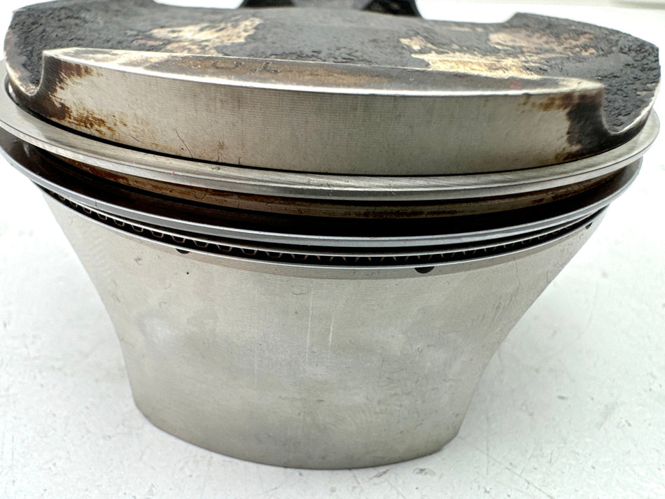 TRIUMPH SPEED TRIPLE 1050 R ABS NN01 Piston III for Engine Cylinder 20500 km
