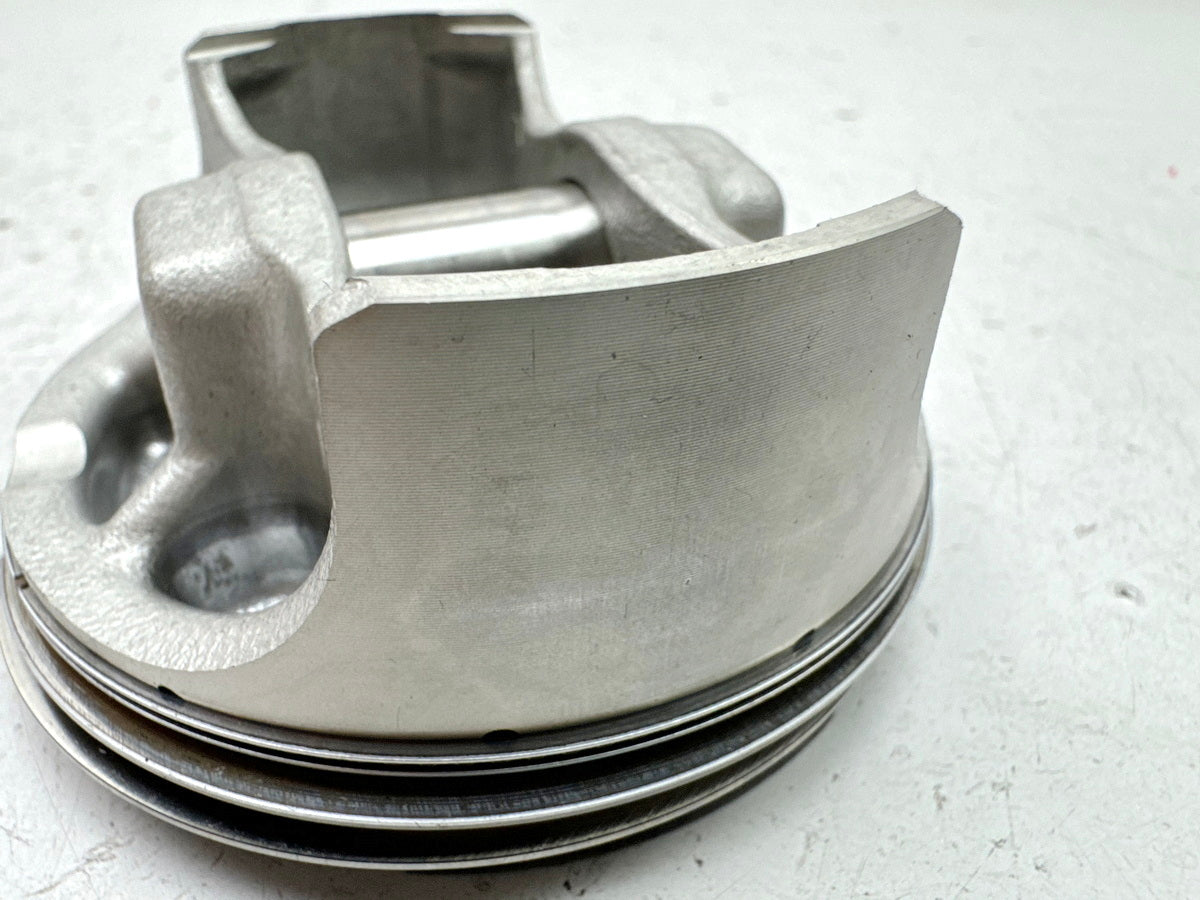 TRIUMPH SPEED TRIPLE 1050 R ABS NN01 Piston III for Engine Cylinder 20500 km