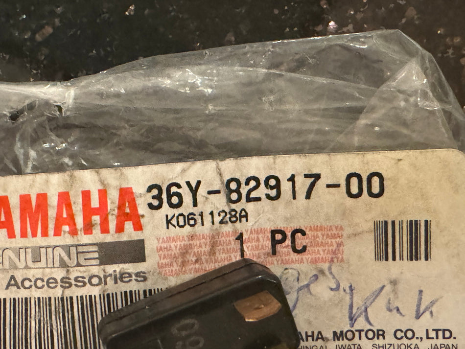 YAMAHA FZ VMX VMAX XP YP original Kupplungsschalter Schalter - NEU