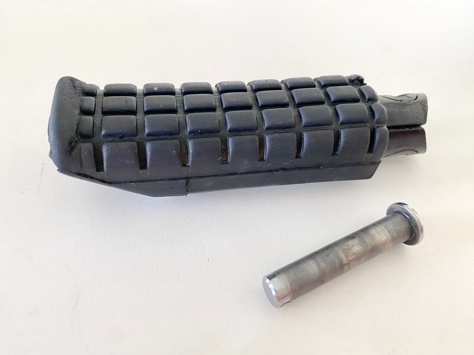 HONDA NTV 650 RC33 REVERE Footrest Pillion left rear Passenger Footrest