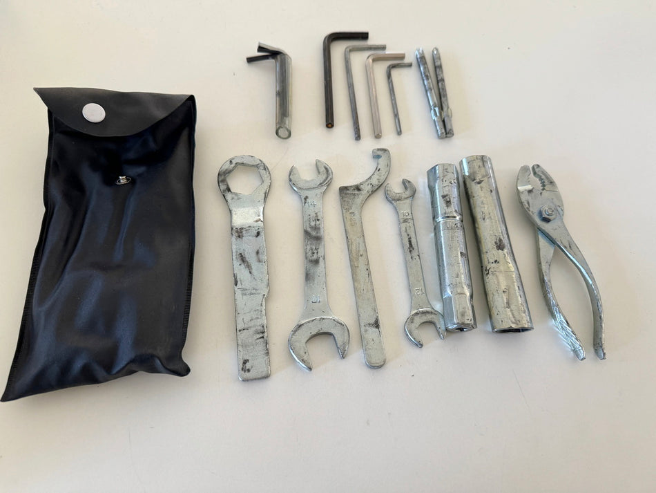 KAWASAKI ZX10R ZXT00D Bordwerkzeug original Tasche Werkzeug für Rahmen 06-07