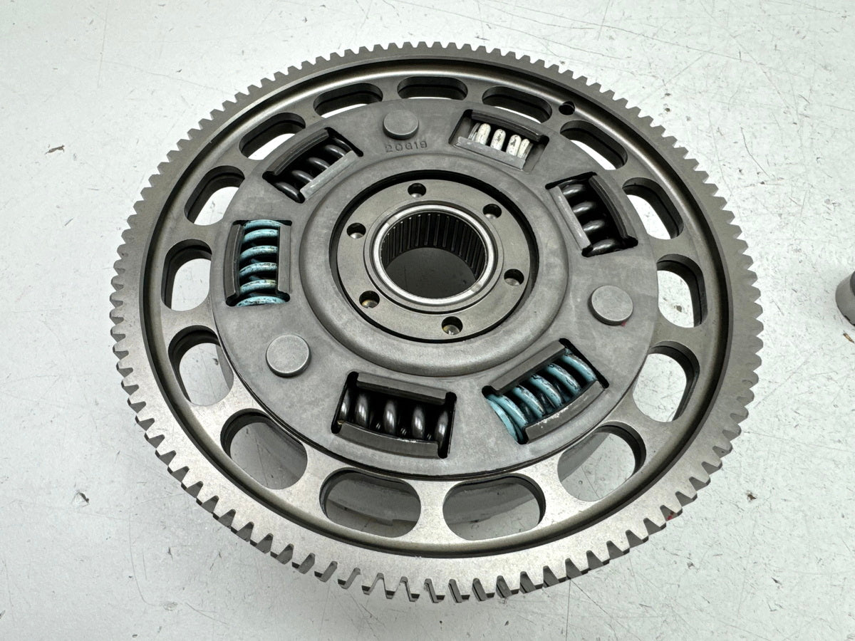 TRIUMPH SPEED TRIPLE 1050 R ABS NN01 Kupplungskorb Kupplung Clutch für Motor