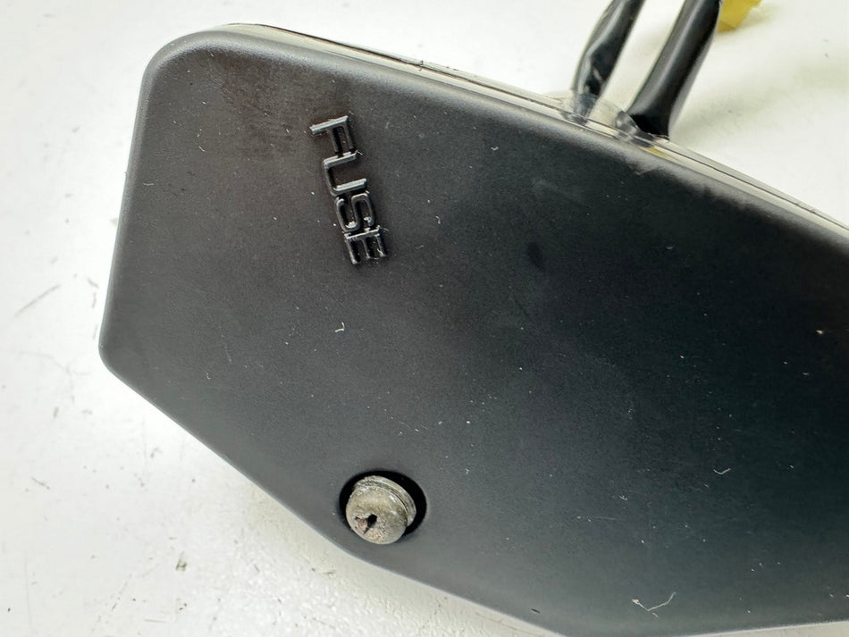 HONDA VT 1100 SC18 Shadow Sicherungskasten original Fuse Box Deckel (für Kabel)
