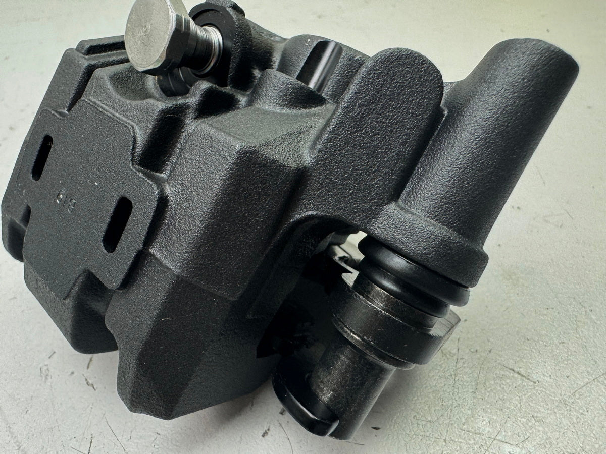 TRIUMPH SPEED TRIPLE 1050 R ABS NN01 Bremssattel hinten Bremskolben Bremsklötze