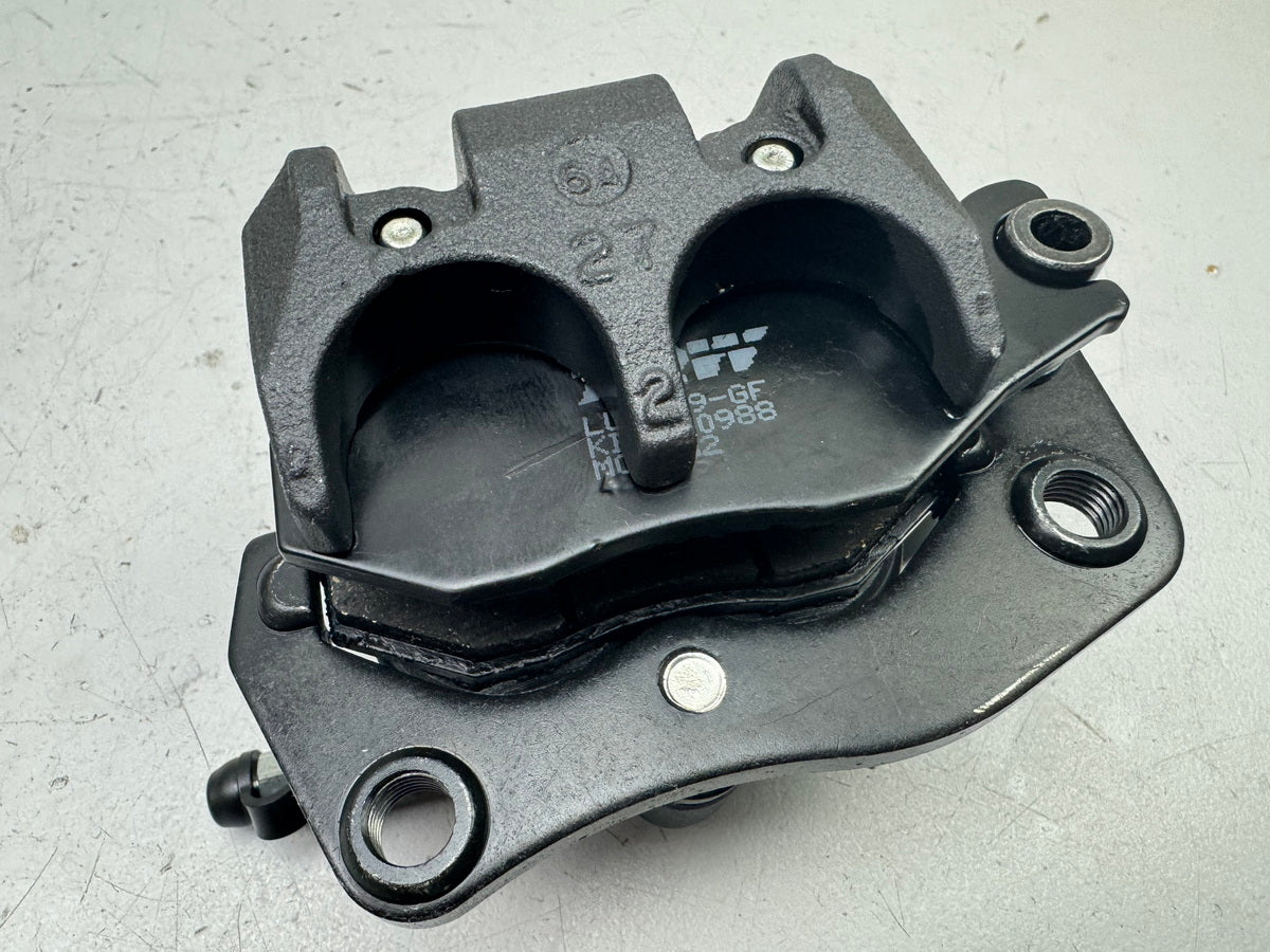 TRIUMPH SPEED TRIPLE 1050 R ABS NN01 Bremssattel hinten Bremskolben Bremsklötze