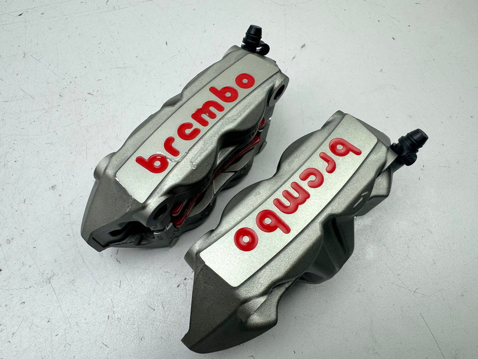 TRIUMPH SPEED TRIPLE 1050 R ABS NN01 Brake caliper front Brembo M4 left right