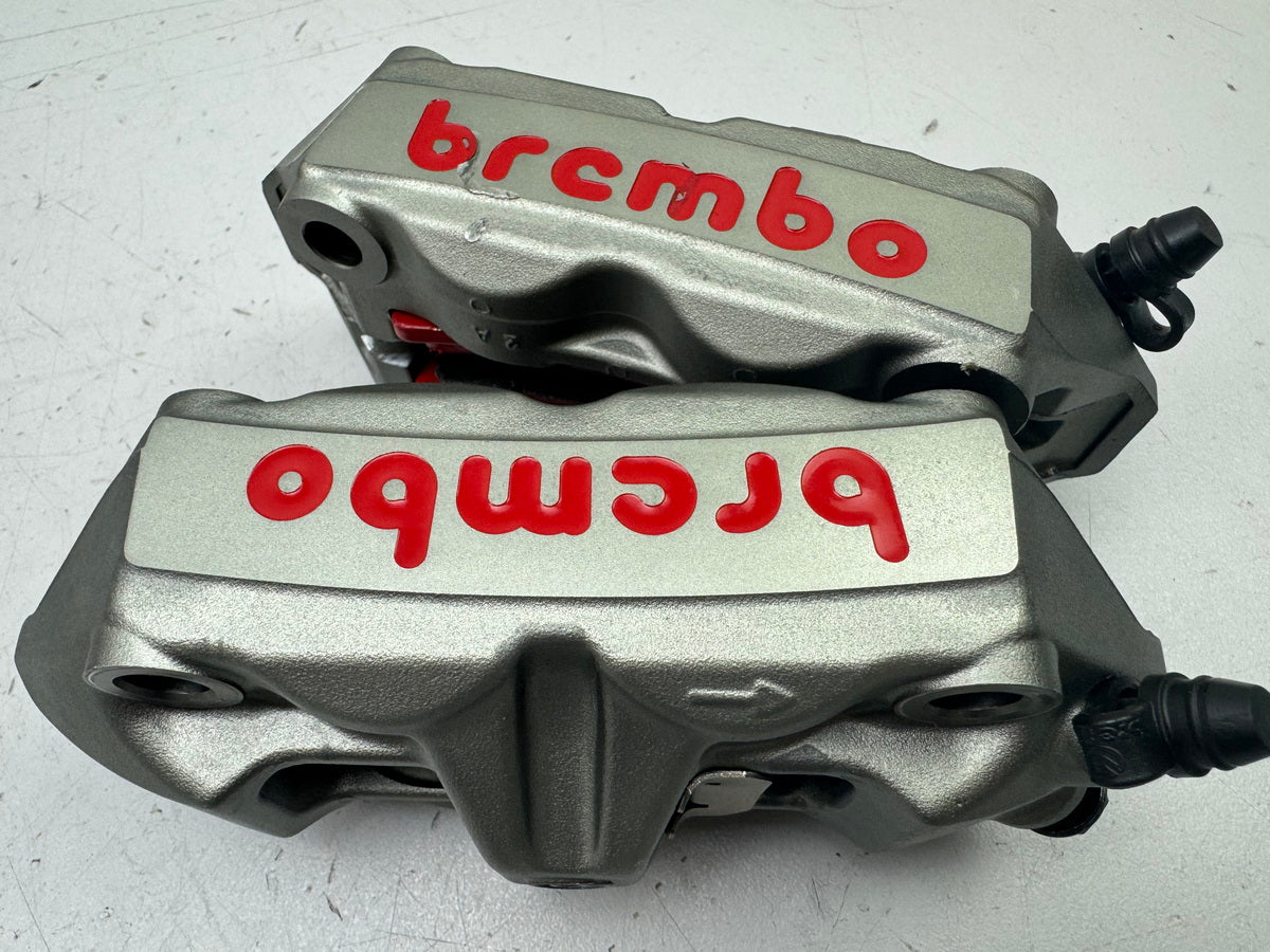 TRIUMPH SPEED TRIPLE 1050 R ABS NN01 Brake caliper front Brembo M4 left right