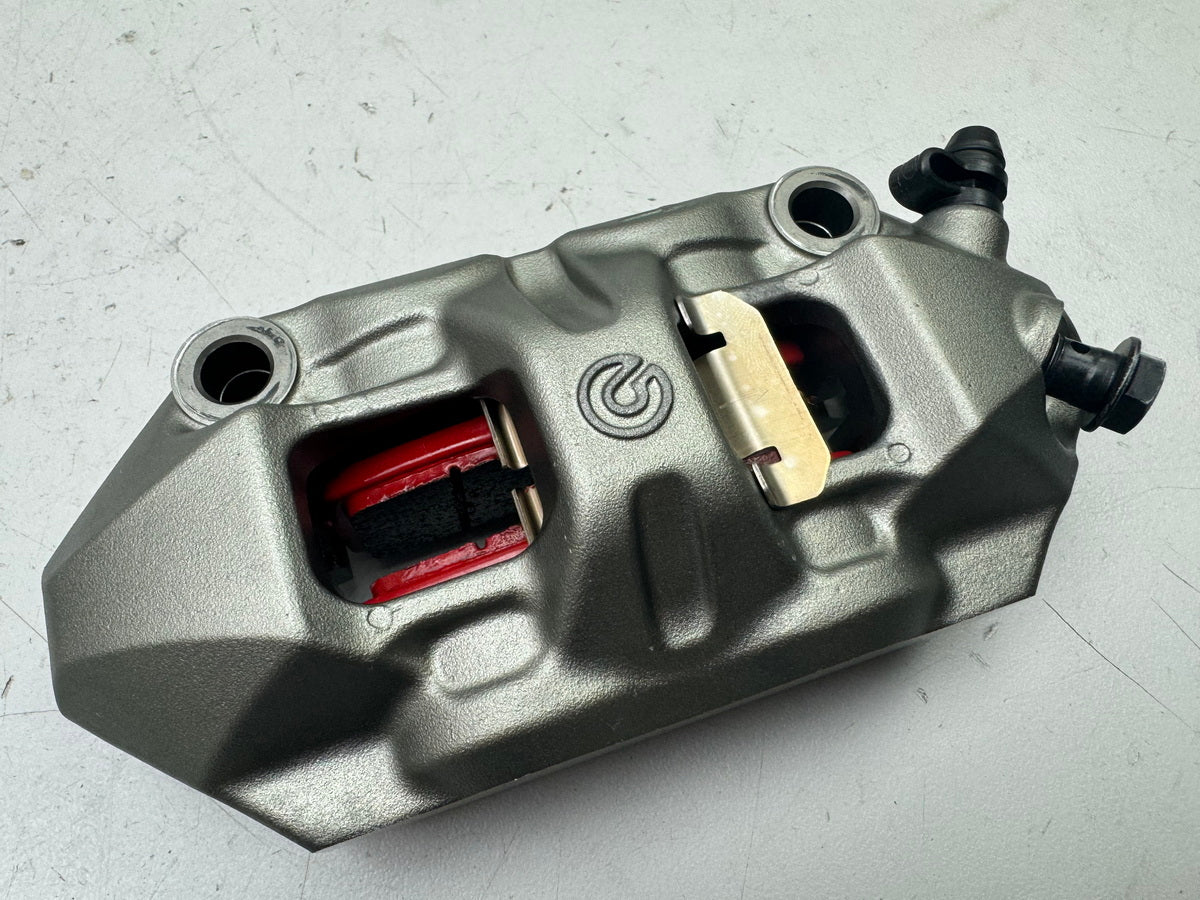 TRIUMPH SPEED TRIPLE 1050 R ABS NN01 Brake caliper front Brembo M4 left right