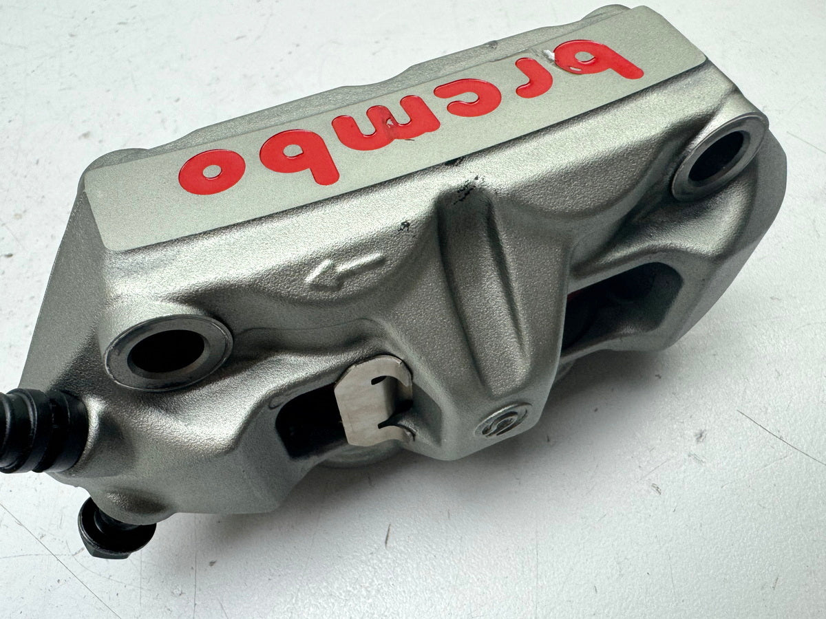 TRIUMPH SPEED TRIPLE 1050 R ABS NN01 Brake caliper front Brembo M4 left right