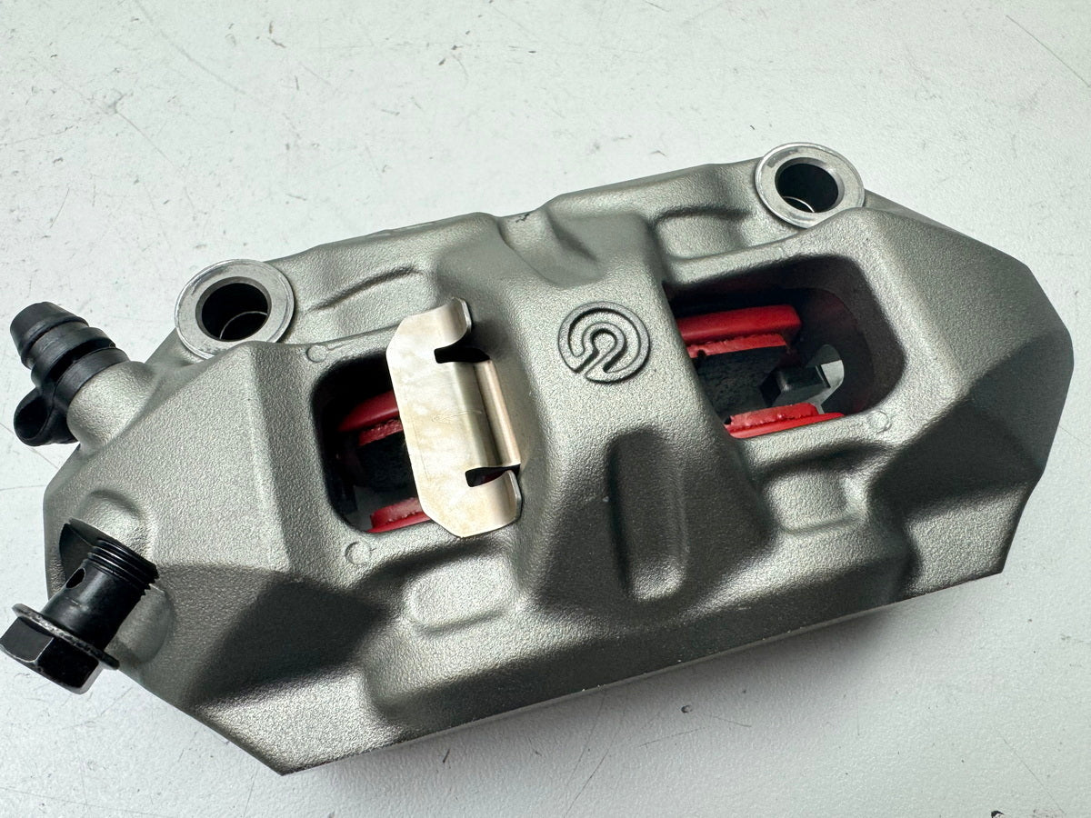 TRIUMPH SPEED TRIPLE 1050 R ABS NN01 Brake caliper front Brembo M4 left right