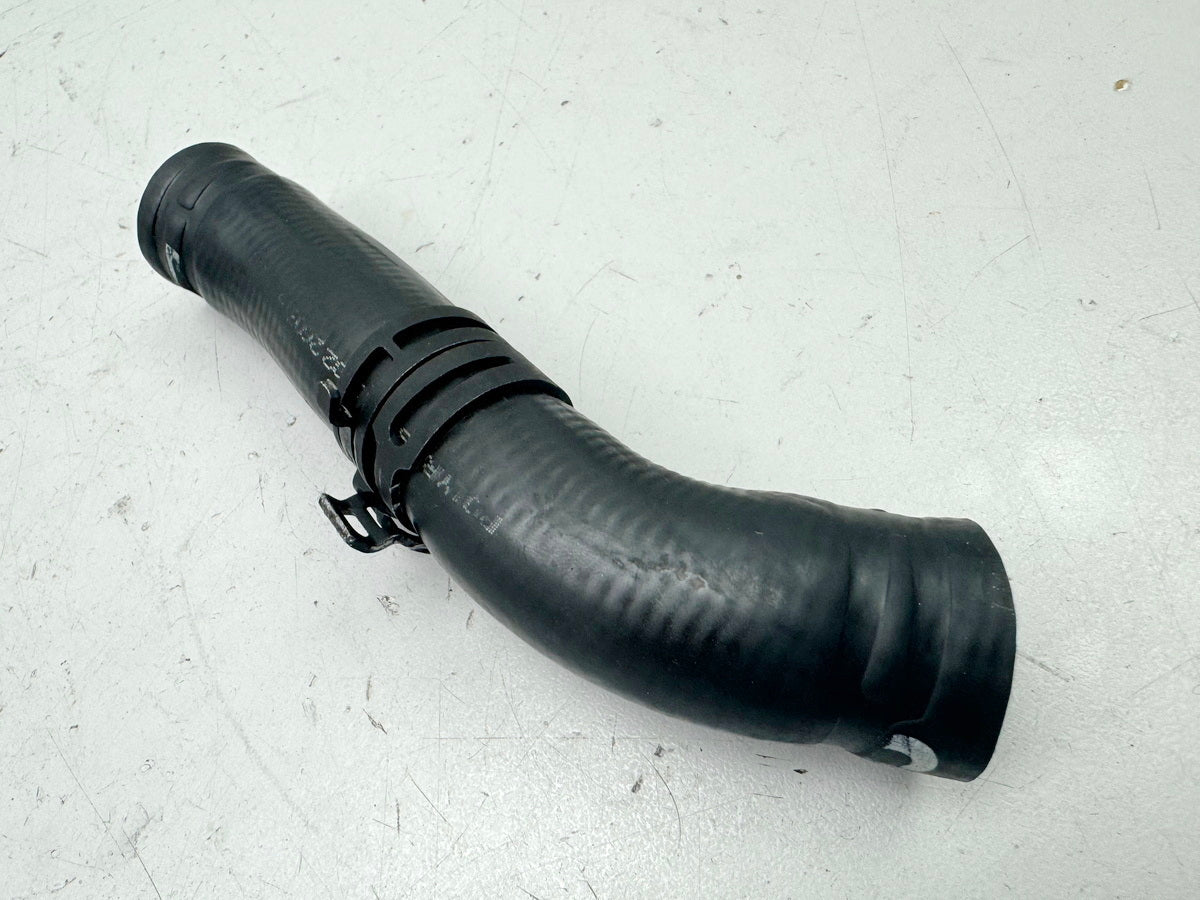 TRIUMPH SPEED TRIPLE 1050R ABS NN01 Kühlerschlauch Wasserpumpe zu Motor Zylinder