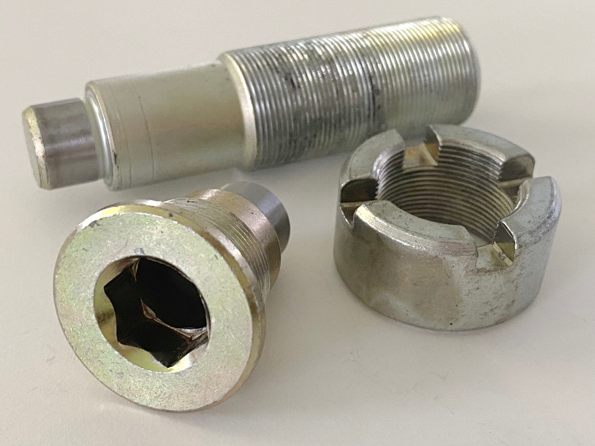 HONDA NTV 650 RC33 REVERE Bolt Swing Arm Screw Pin Spacer Frame