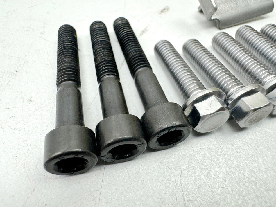 TRIUMPH SPEED TRIPLE 1050 R ABS NN01 Screws Stator Cover Engine Cover