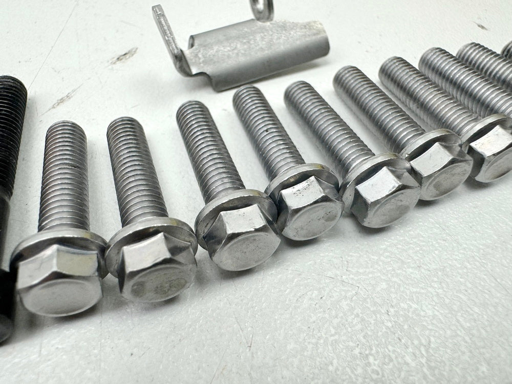 TRIUMPH SPEED TRIPLE 1050 R ABS NN01 Screws Stator Cover Engine Cover