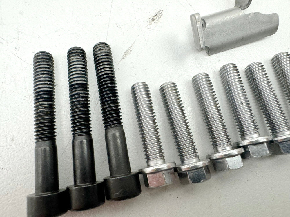 TRIUMPH SPEED TRIPLE 1050 R ABS NN01 Screws Stator Cover Engine Cover