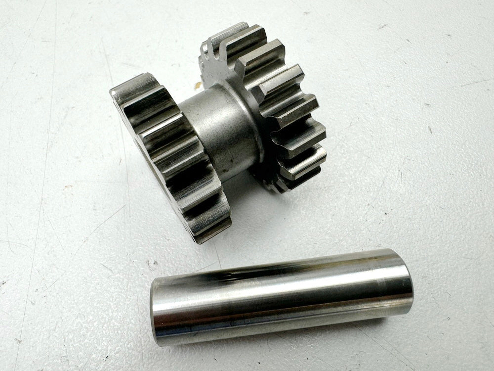 TRIUMPH SPEED TRIPLE 1050 R ABS NN01 Starter Idler Gear for Engine