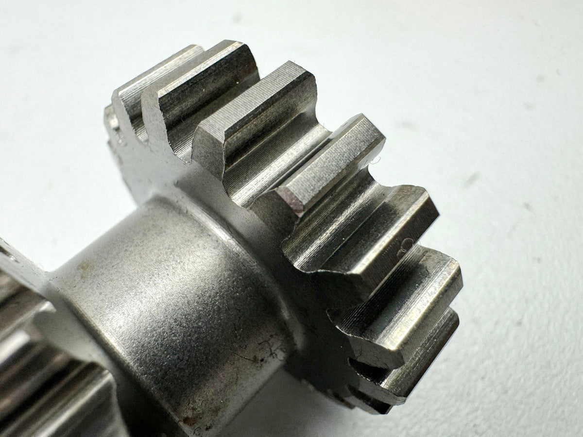 TRIUMPH SPEED TRIPLE 1050 R ABS NN01 Starter Idler Gear for Engine